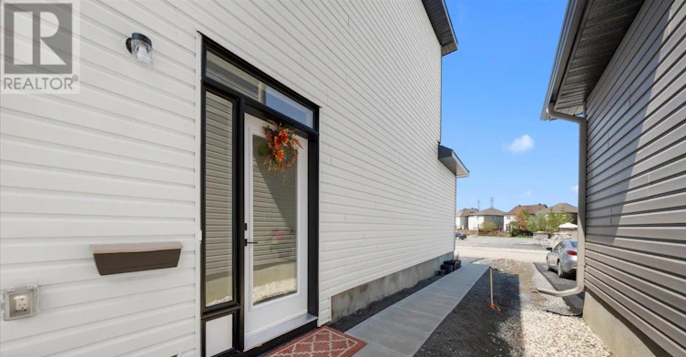 141 Shelleright Street, Ottawa, ON, K2S 1B6 - 2