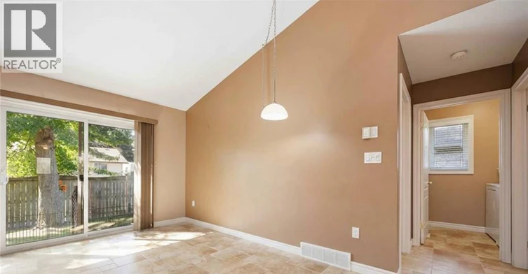 207 Cassandra Boulevard, Sarnia, ON, N7S 0A3 - 7
