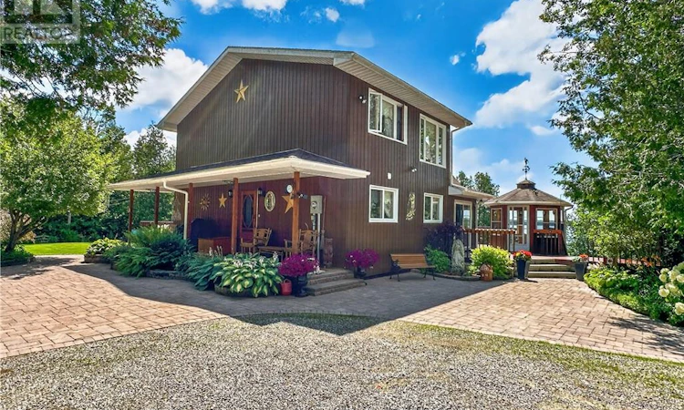595 Lakeshore Road S