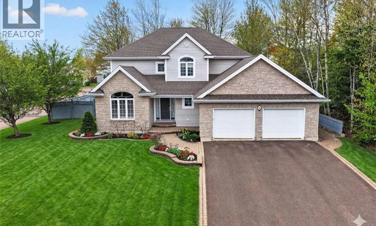 6 Willowdale Court
