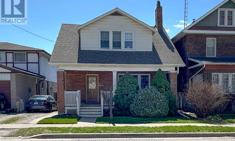 49 Brock Street E