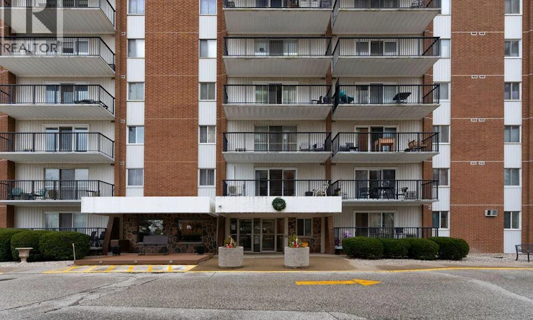 1008-8591 Riverside Drive East