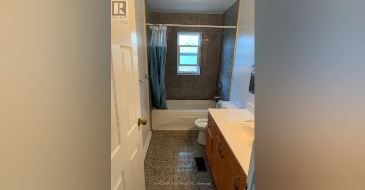 MAIN-1 Maxim Crescent, Toronto, ON, M1P 1Y1 - 12
