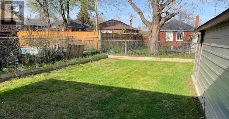MAIN-1 Maxim Crescent, Toronto, ON, M1P 1Y1 - 14