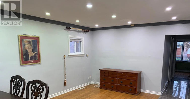 MAIN-1 Maxim Crescent, Toronto, ON, M1P 1Y1 - 2