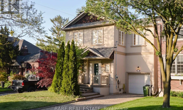 33 Red Deer Avenue