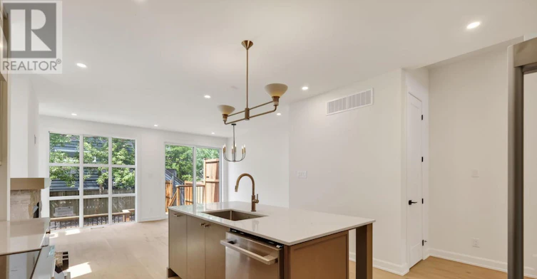 A-608 Tweedsmuir Avenue, Ottawa, ON, K1Z 5P3 - 8
