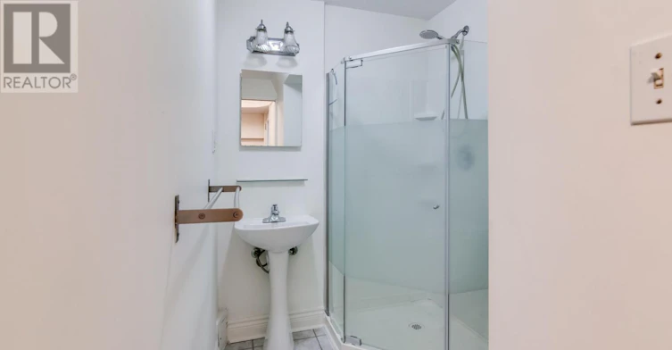 L-116 Gillard Avenue, Toronto, ON, M4J 4N6 - 18