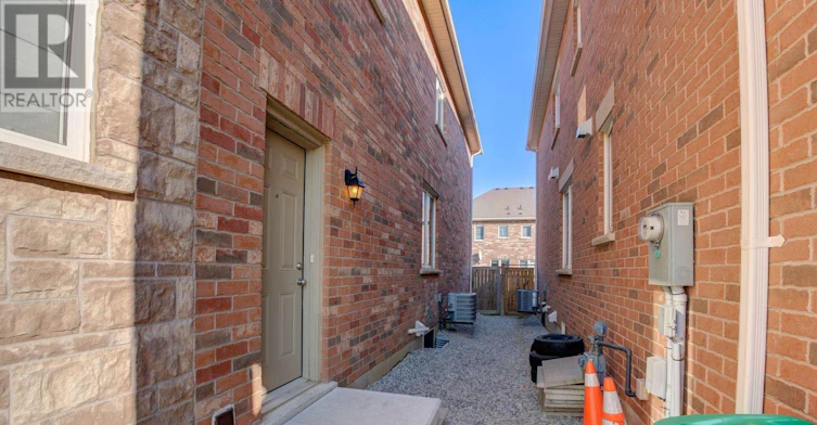 33 Antibes Drive, Brampton, ON, L6X 0R8 - 39