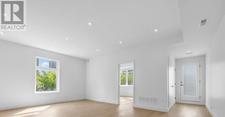 2-909 Castlefield Avenue, Toronto, ON, M6B 1C9 - 3