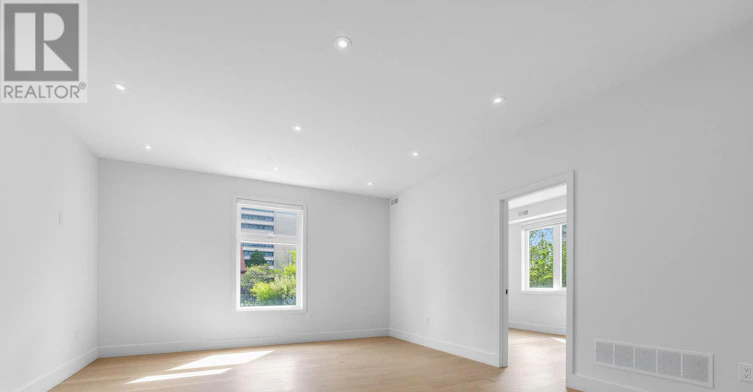2-909 Castlefield Avenue, Toronto, ON, M6B 1C9 - 4