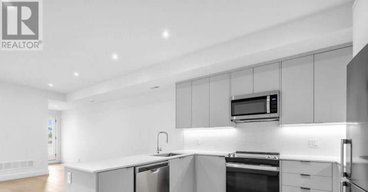 2-909 Castlefield Avenue, Toronto, ON, M6B 1C9 - 13