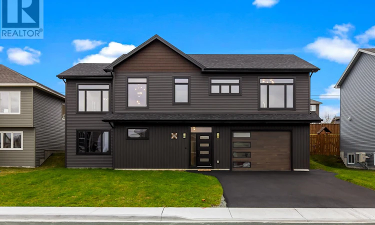 16 Lucston Avenue
