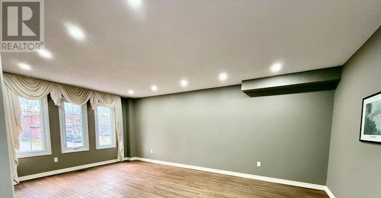 492 Palmtree Crescent, Oshawa, ON, L1K 2H3 - 4