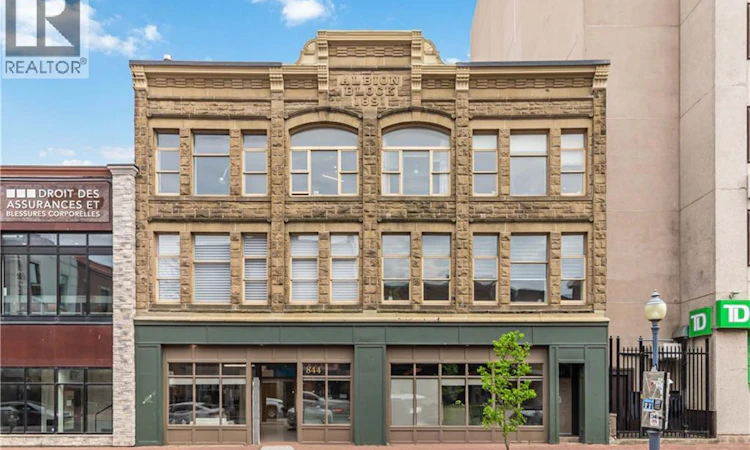 303-850 Main Street