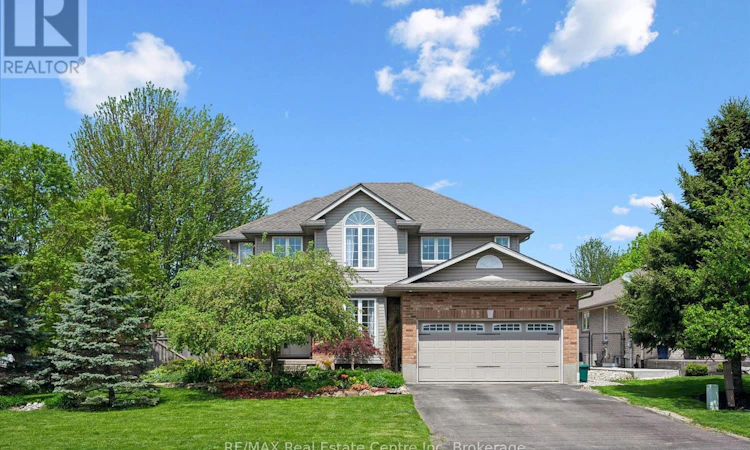 332 Daniel Crescent