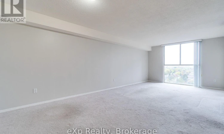 803-5460 Yonge Street