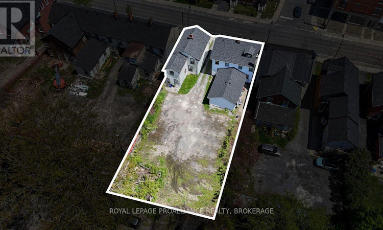 230-228-226 University Avenue E