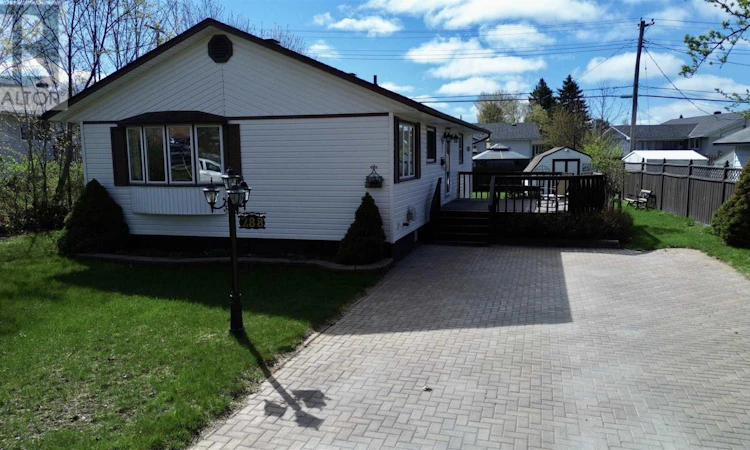 288 Mississauga Avenue