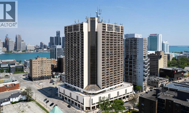 1601-150 Park Street West