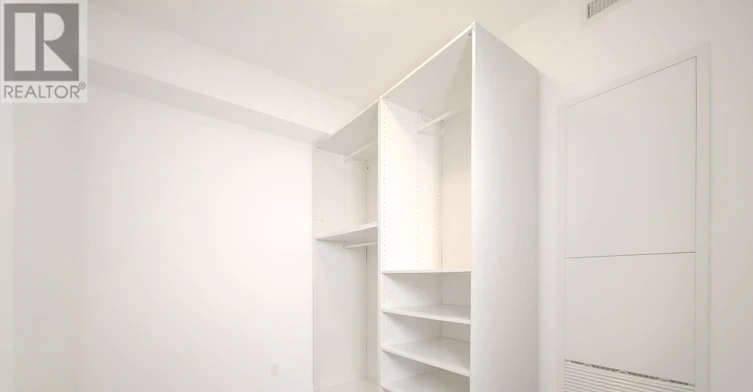 731-15 Water Walk Drive, Markham, ON, L6G 0G2 - 9