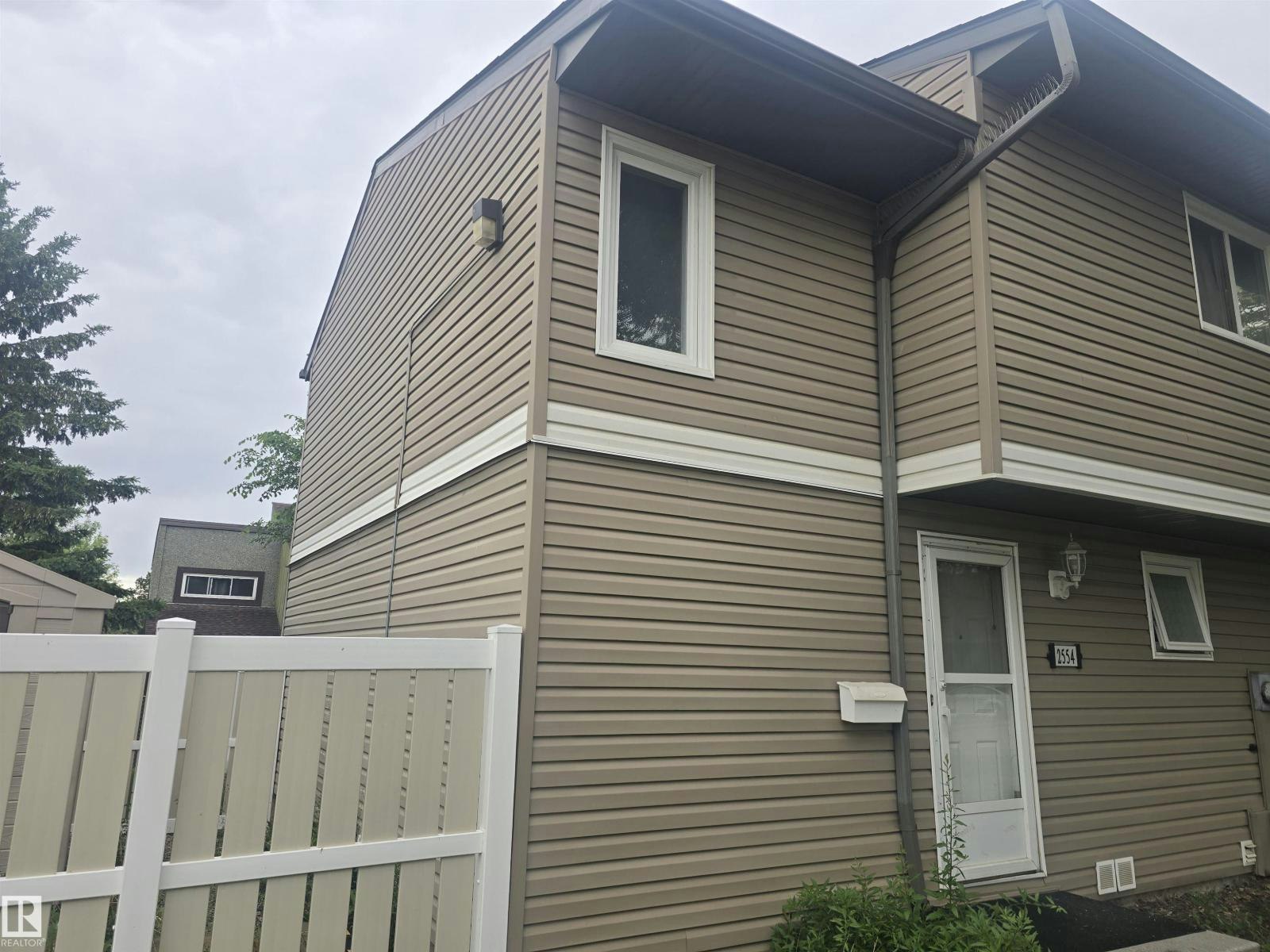 2554 79 Street NW, Edmonton, AB, T6K 3Y4