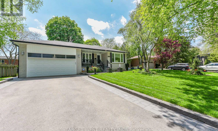 1443 Saginaw Crescent