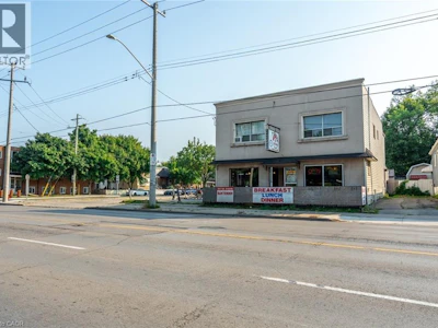 1490 Barton Street E - 2