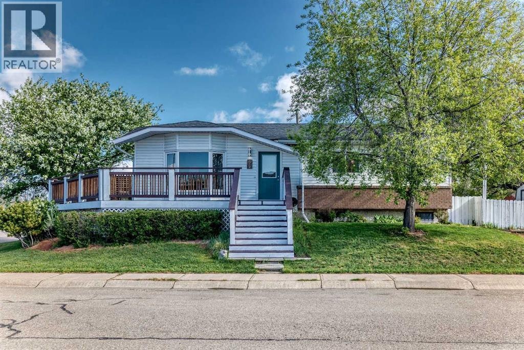85 Rideau Close SW, Airdrie, AB, T4B 1A7