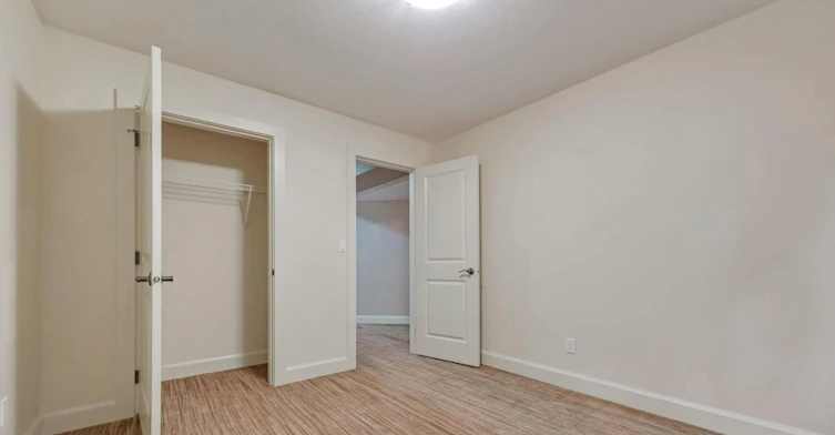 Basement-14066 24 Avenue, Surrey, BC, V4A 2H3 - 14