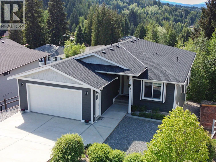 38-2592 Alpen Paradies Road, Blind Bay, BC, V0E 1H1