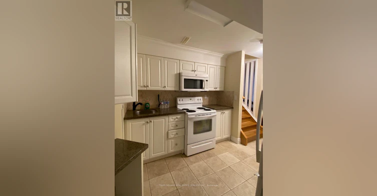 3197 Oakview Road, Mississauga, ON, L5N 7N9