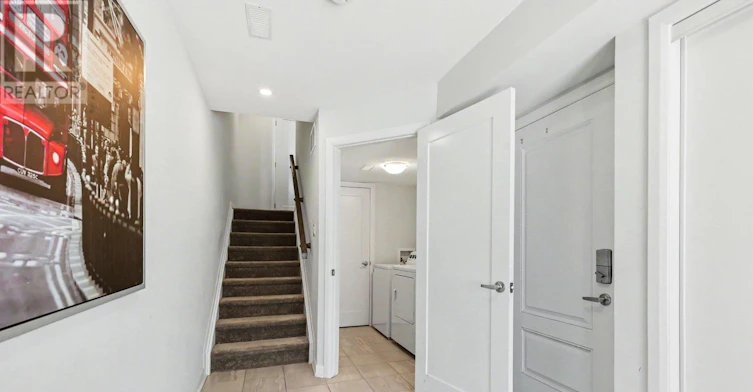 906 Lixnaw Court, Manotick, ON, K2J 6Y3 - 4