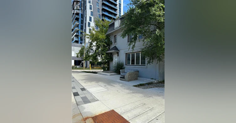 6-124 King Street N, Waterloo, ON, N2J 2X8 - 4