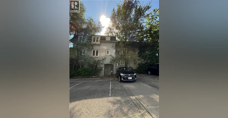 6-124 King Street N, Waterloo, ON, N2J 2X8