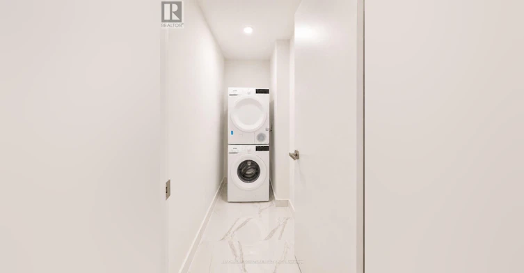 1215-88 Queen Street E, Toronto, ON, M5C 0B6 - 3
