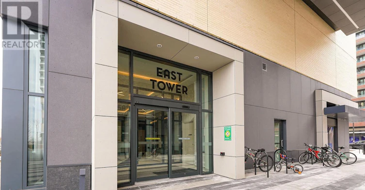 929-100 Eagle Rock Way, Vaughan, ON, L6A 5B9 - 2