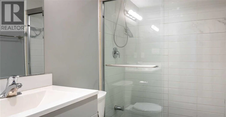 UPPER-2 Hyde Avenue, Toronto, ON, M6M 1J3 - 9