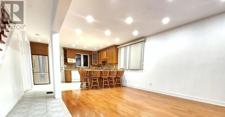7 Cliff Street, Toronto, ON, M6N 4L5 - 6