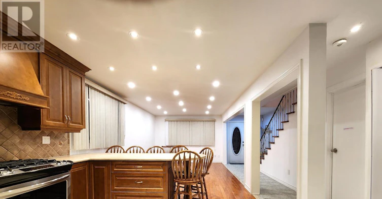 7 Cliff Street, Toronto, ON, M6N 4L5 - 7