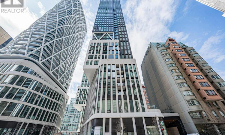 1904-238 Simcoe Street