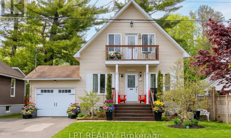 11 Hardwood Drive