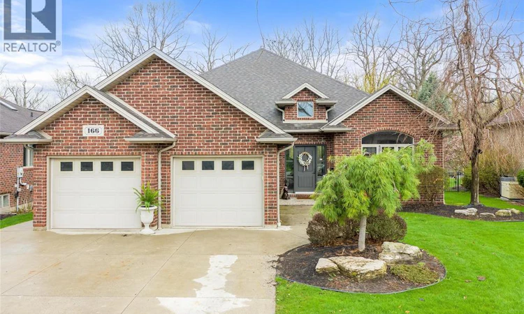 166 Woodycrest