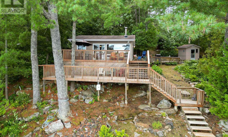 3-1492 Shore Road NORTH