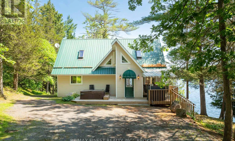 1076 Chester Lane