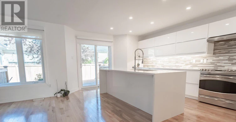 28 Chartwell Avenue, Ottawa, ON, K2G 6L6 - 15