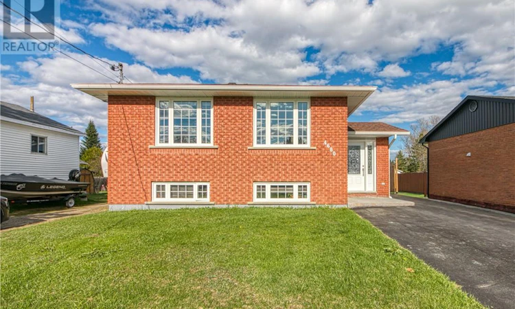 4680 Frontenac Crescent