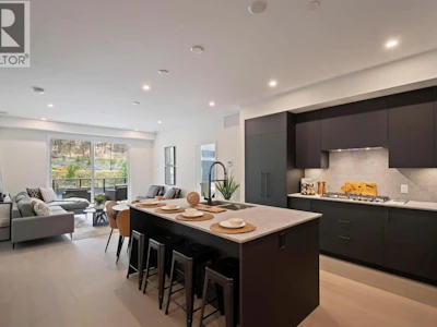 202-9652 Benchland Drive - 3