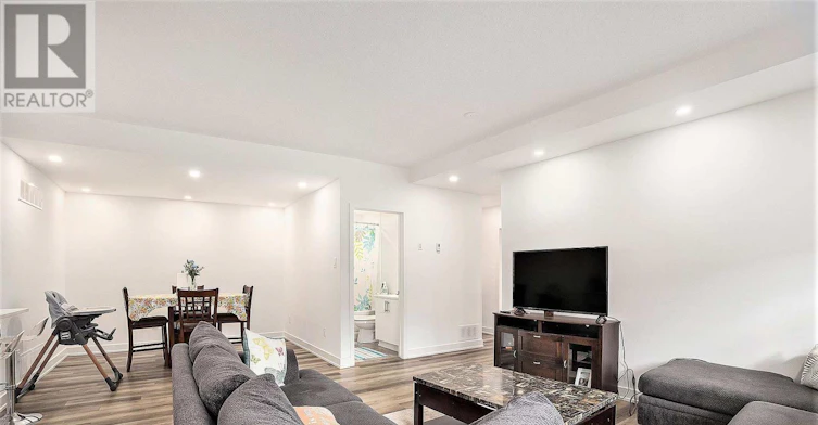 E-390 Rolling Meadow Crescent, Ottawa, ON, K1W 0B1 - 4