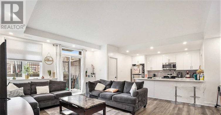 E-390 Rolling Meadow Crescent, Ottawa, ON, K1W 0B1 - 3